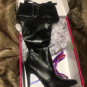Black Heel Boot w/ Lace on the side